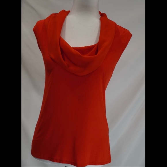 sleeveless T-shirt - Picture 7 of 16